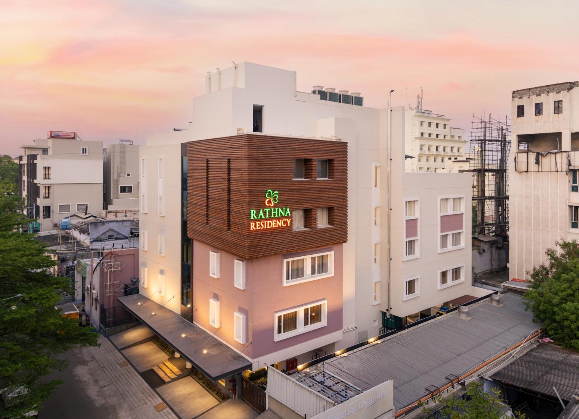 ホテル Rathna Residency イーロードゥ エクステリア 写真